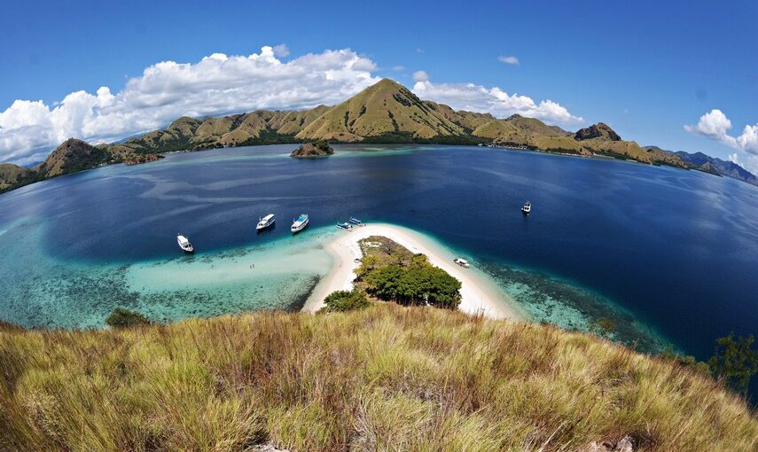 Island Hopping from Labuan Bajo: 5 Must-Visit Islands